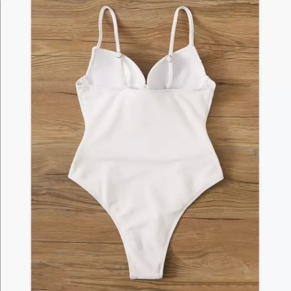 🎉New Sexy Push Up Underwire Solid White Padded Buckle One Piece Swimsuit - Picture 2 of 7